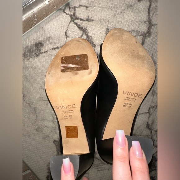 Like new Vince women’s black leather peep toe heels sz 8M - Picture 7 of 12